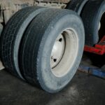 schimbarea anvelopelor de iarnă cu cele de vară